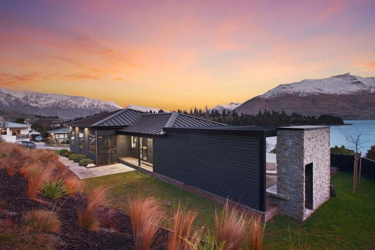Lakeside Luxury On Suburb Street Queenstown Exterior photo