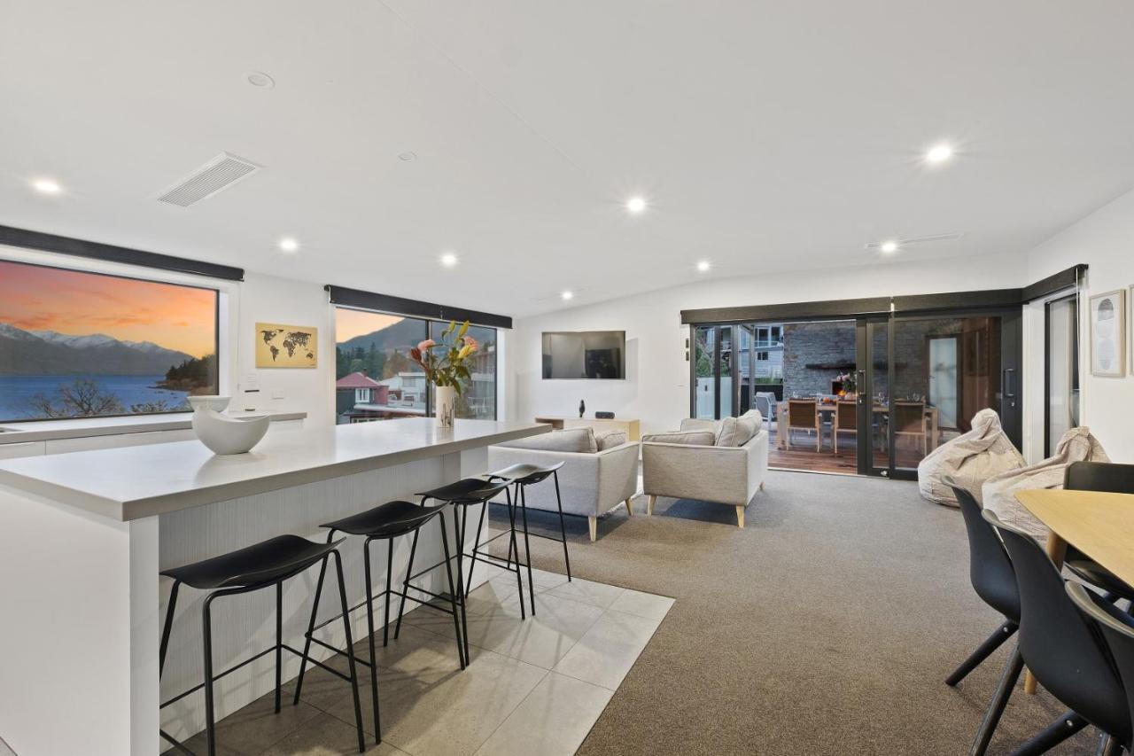 Lakeside Luxury On Suburb Street Queenstown Exterior photo