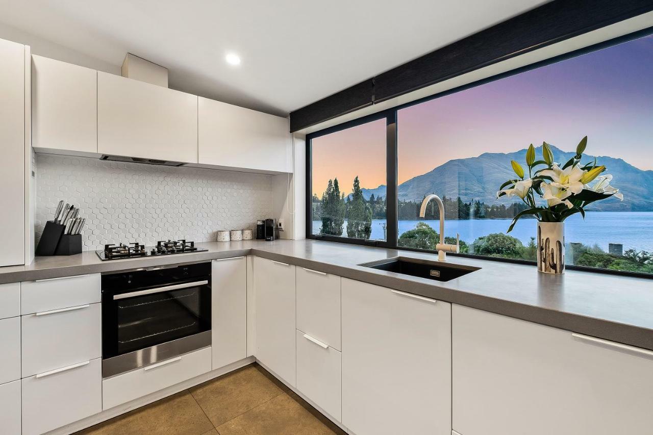 Lakeside Luxury On Suburb Street Queenstown Exterior photo